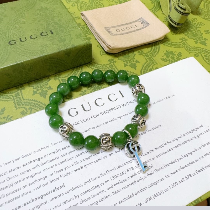G*u*i bracelets
